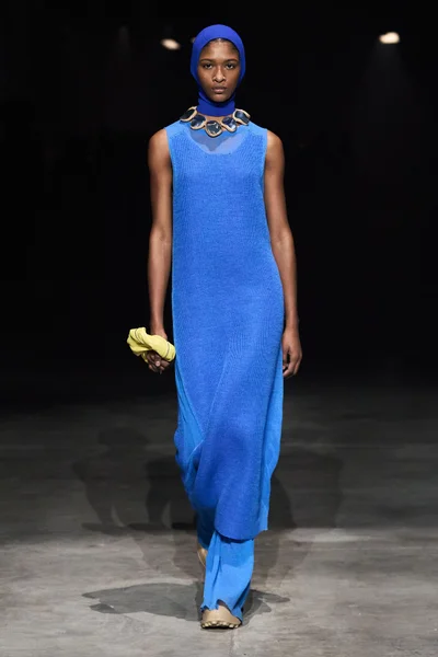 Look 12